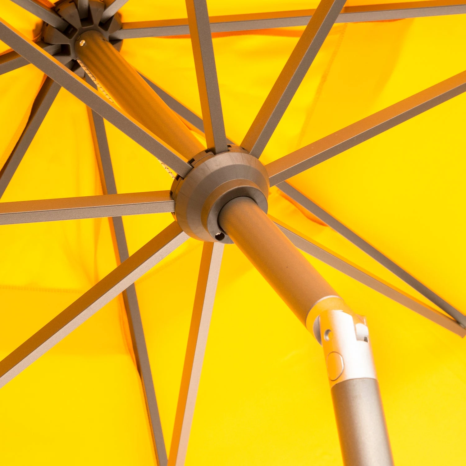 Intratuin Parasol Trinidad Geel 80+UV D 300 Cm 2 Intratuin Parasol Trinidad Geel 80+UV D 300 Cm - Afbeelding 2