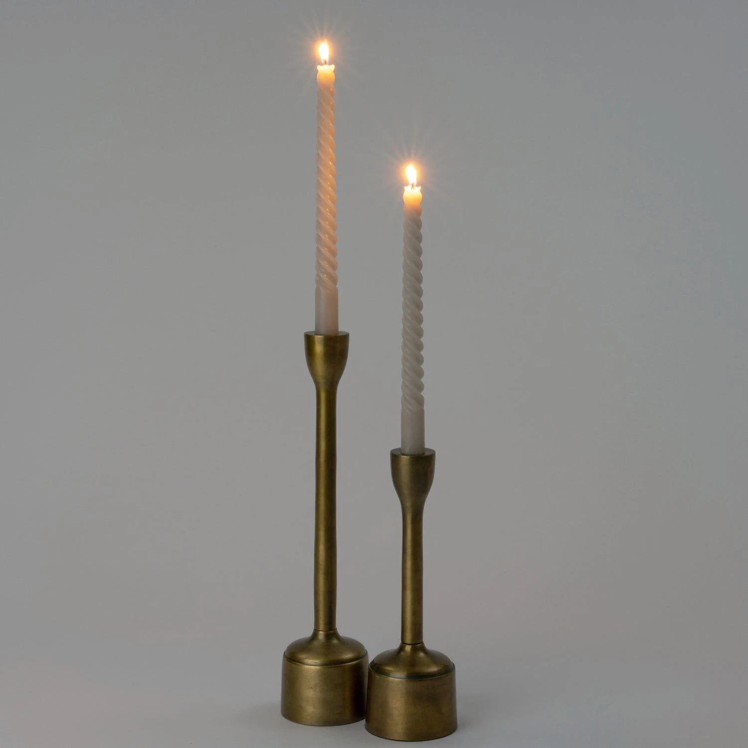 Intratuin Kandelaar Aina Goud D 8,5 H 25 Cm 2 Intratuin Kandelaar Aina Goud D 8,5 H 25 Cm - Afbeelding 2