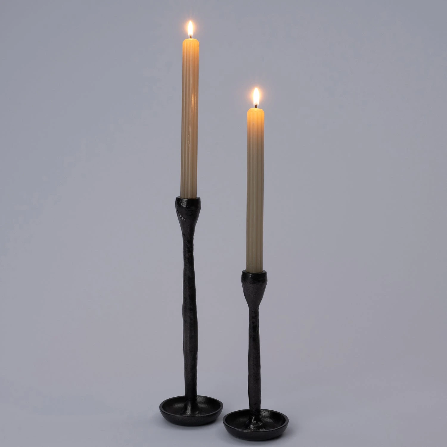 Intratuin Kandelaar Nara Zwart D 7,5 H 30 Cm 2 Intratuin Kandelaar Nara Zwart D 7,5 H 30 Cm - Afbeelding 2