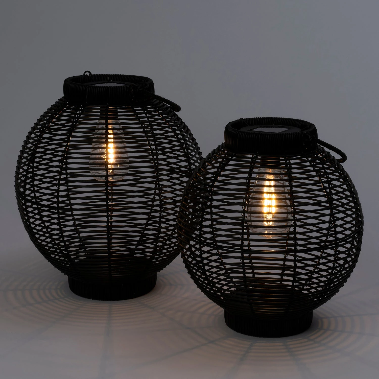 Intratuin Solar Windlicht Zwart D 30 H 33 Cm 2 Intratuin Solar Windlicht Zwart D 30 H 33 Cm - Afbeelding 2