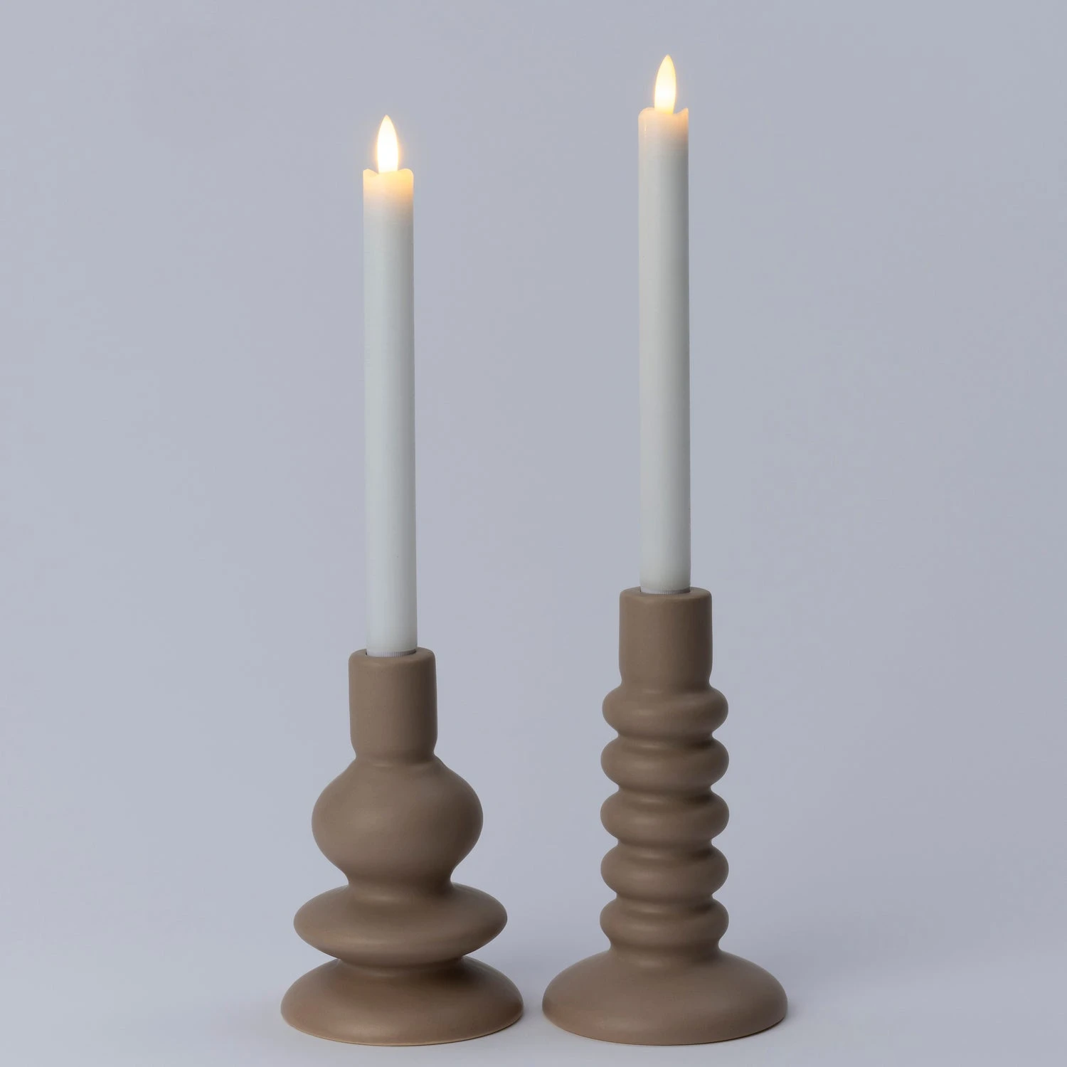 Intratuin Kandelaar Alta Taupe D 10,7 H 16 Cm 2 Intratuin Kandelaar Alta Taupe D 10,7 H 16 Cm - Afbeelding 2